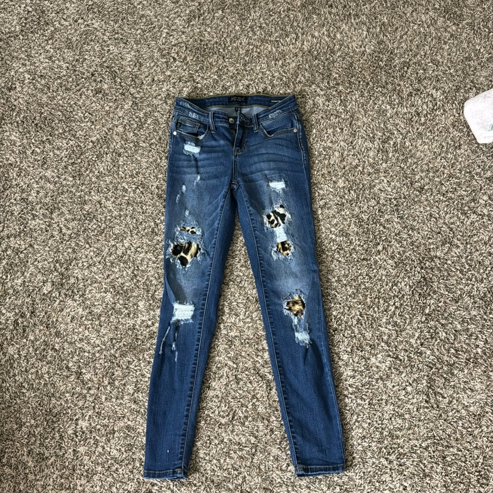 Leopard ripped jeans